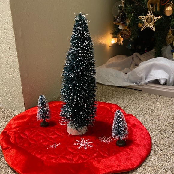 Other - Christmas tree trio
